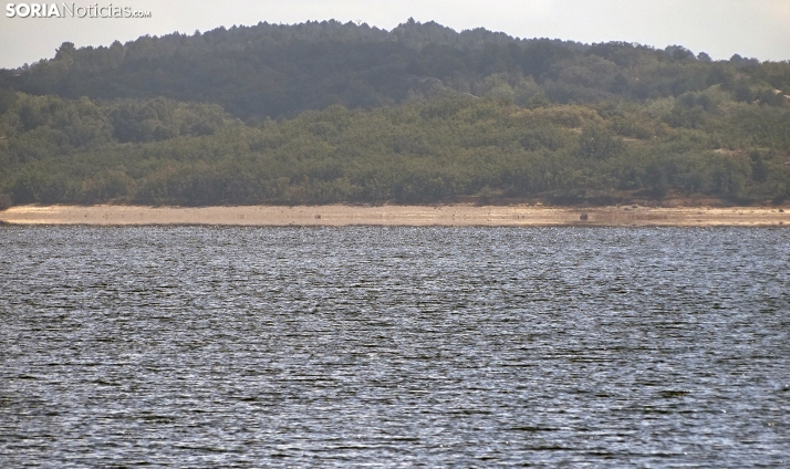 El embalse mantiene sus niveles