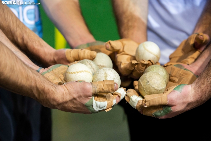 Fin de semana de pelota mano en Covaleda