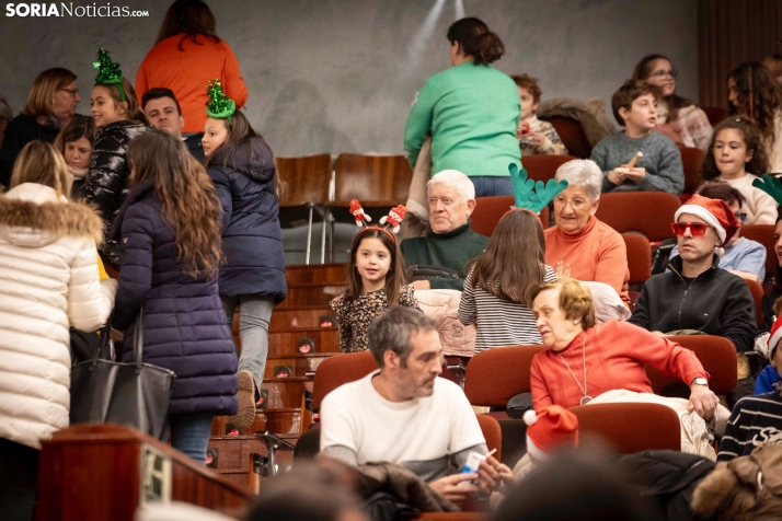 EN FOTOS | La magia de la Navidad llena el Palacio de la Audiencia con el concierto solidario de Cruz Roja