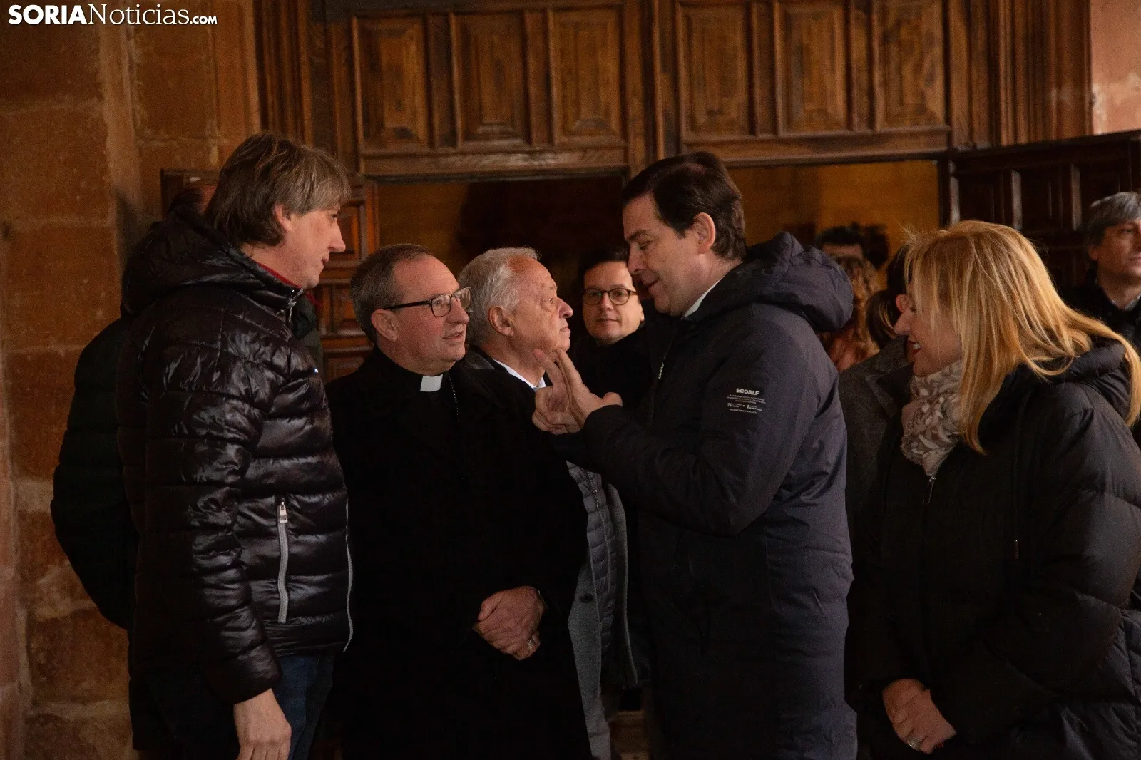 Mañueco presenta la actuación en el claustro y la fachada de la Concatedral de San Pedro