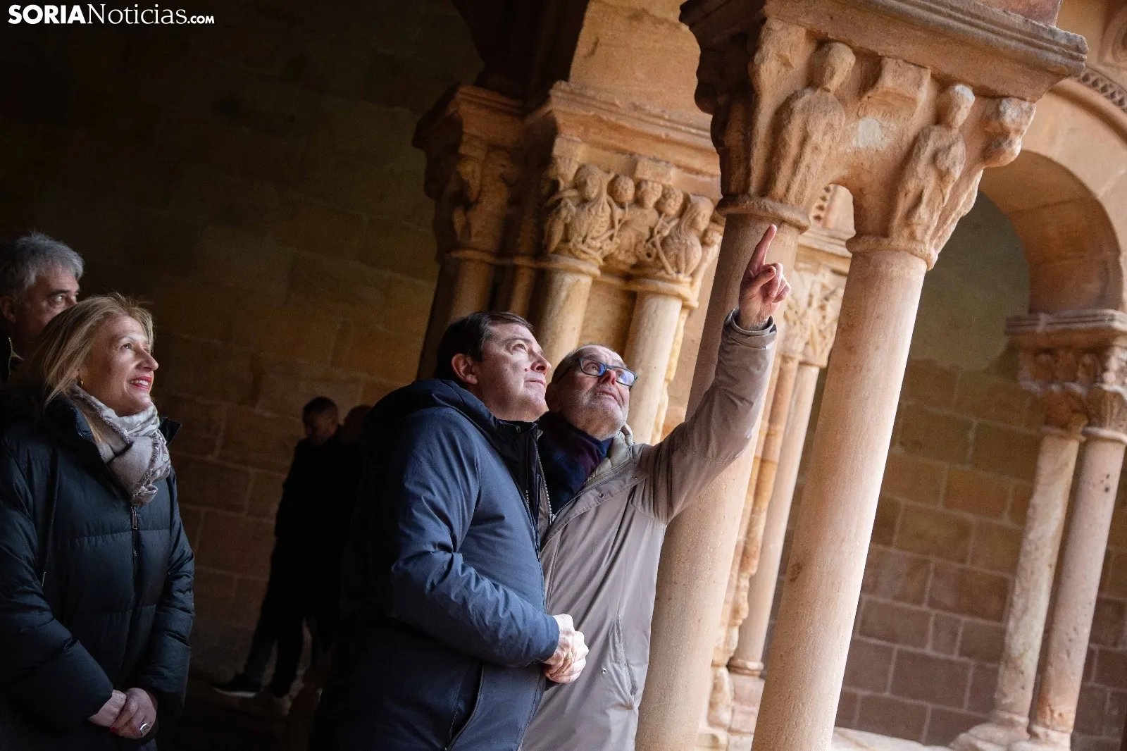 Mañueco presenta la actuación en el claustro y la fachada de la Concatedral de San Pedro