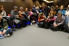 Una imagen del taller de elaboración de tocado. /PC