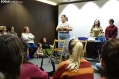 Una imagen del taller de elaboración de tocado. /PC