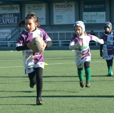 Foto 4 - Escuelas y Touch Rugby protagonizan un gran día para el Ingenieros en Zaragoza