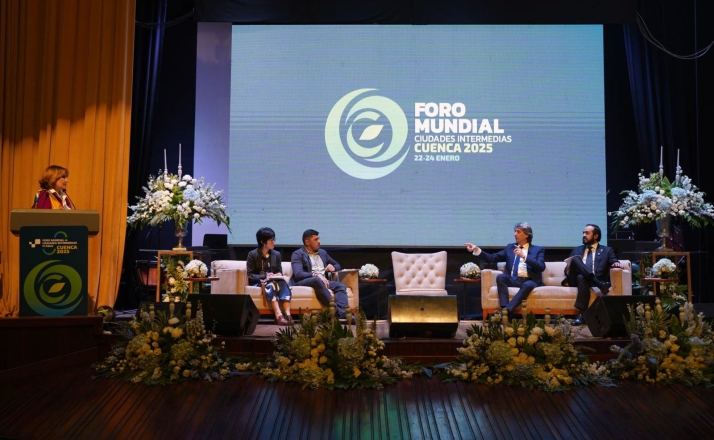 Carlos Martínez aboga en Ecuador por un modelo propio para las ciudades intermedias