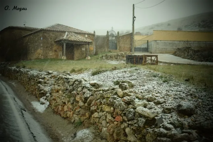 En im&aacute;genes: La nieve llega a algunos pueblos de Soria