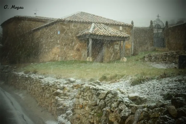 En im&aacute;genes: La nieve llega a algunos pueblos de Soria
