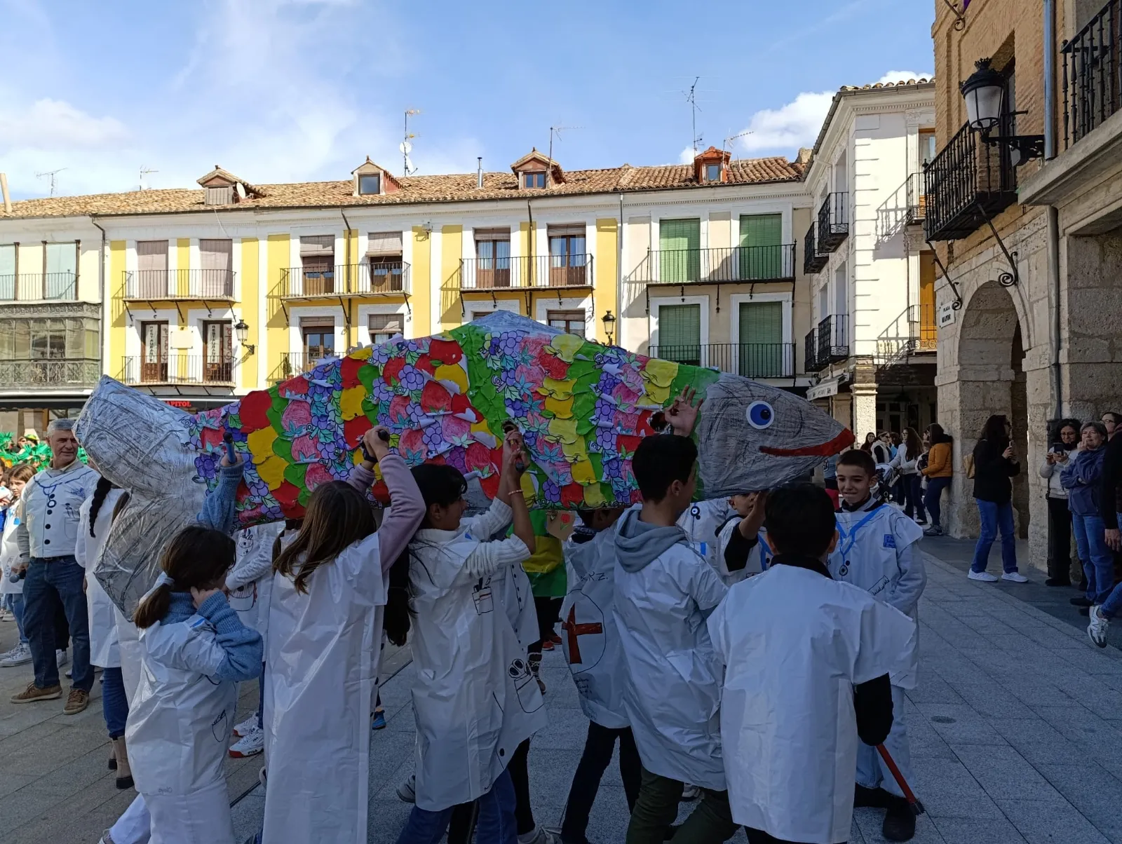 Una imagen del mediodía carnavalero en El Burgo. /AB