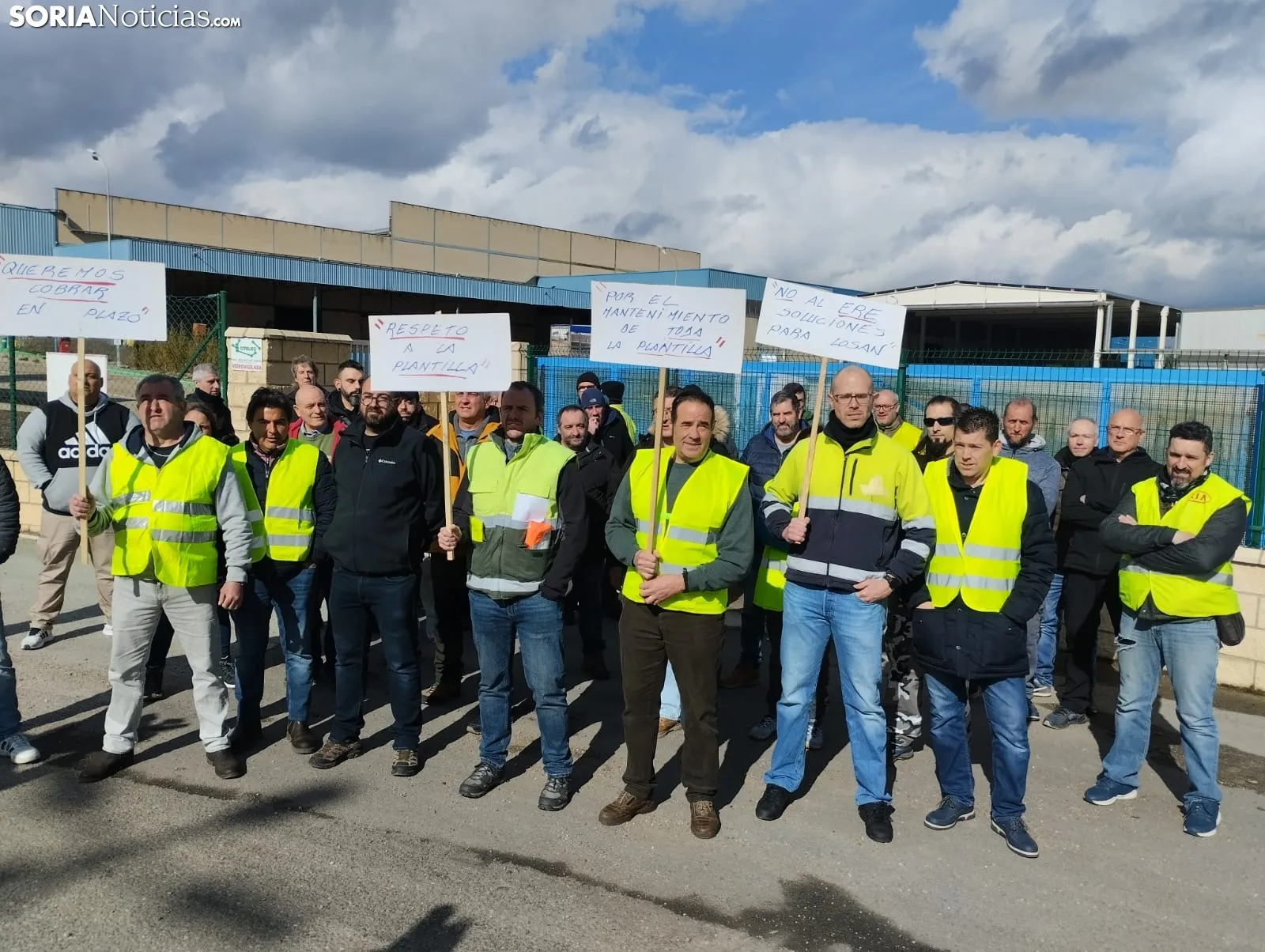 Concentración de los trabajadores de Losán.