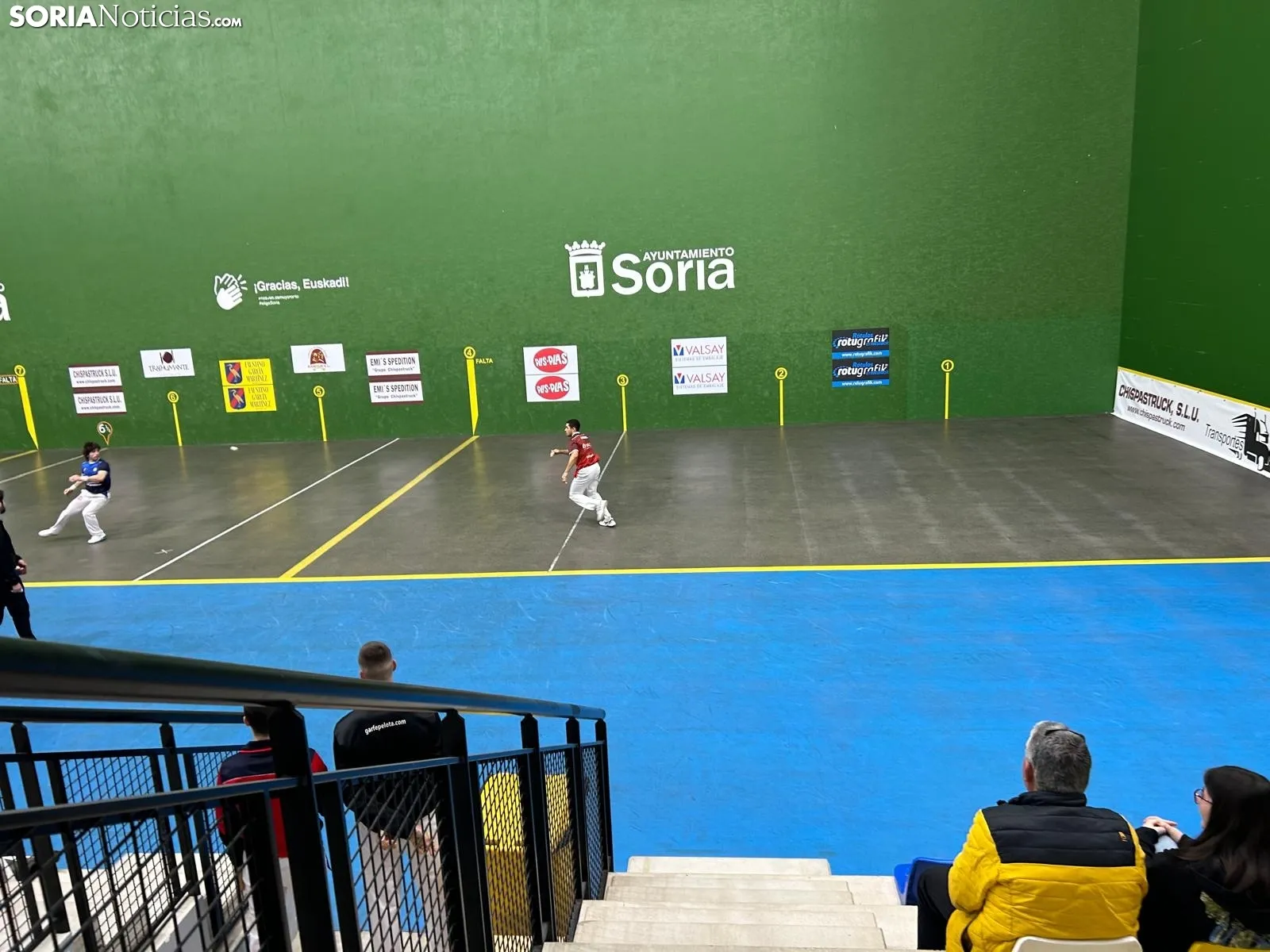 Foto 7 - La Copa Plis Plas demuestra la pasi&oacute;n de la afici&oacute;n soriana por la pelota mano