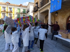 Una imagen del mediodía carnavalero en El Burgo. /AB