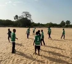 Foto 3 - El CD San Jos&eacute; de Soria respalda el fomento del deporte en Gambia 