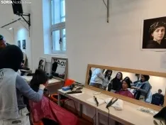 Foto 12 - Los focos de la Escuela de Arte de Soria se encienden para una sesi&oacute;n de fotograf&iacute;a que prepara a los estudiantes para la vida laboral