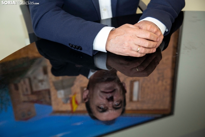 Serrano critica la desigualdad de la condonación de la deuda y señala a Carlos Martínez