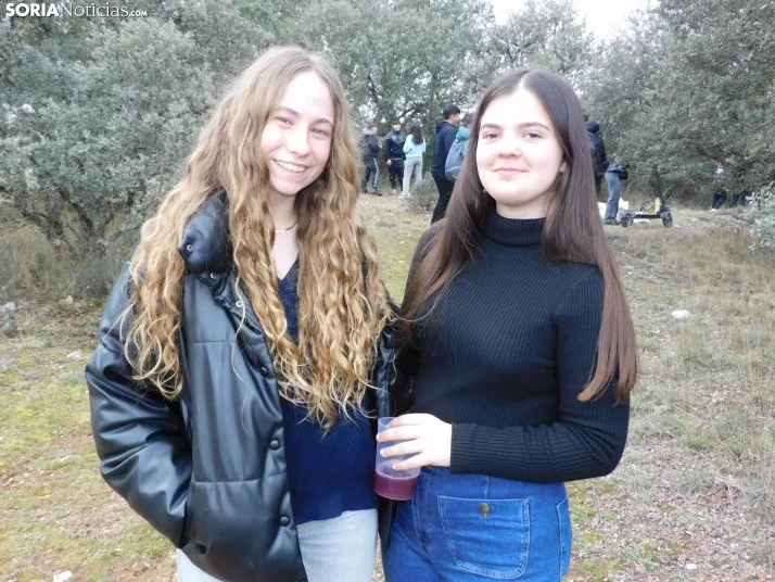 Fotos: Los Royales vuelve a congregar a decenas de j&oacute;venes para celebrar Jueves Lardero