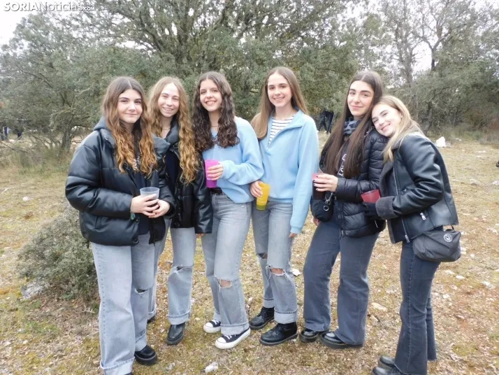 Fotos: Los Royales vuelve a congregar a decenas de j&oacute;venes para celebrar Jueves Lardero