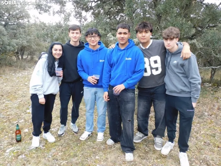 Fotos: Los Royales vuelve a congregar a decenas de j&oacute;venes para celebrar Jueves Lardero