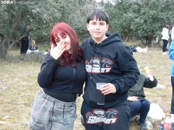 Fotos: Los Royales vuelve a congregar a decenas de j&oacute;venes para celebrar Jueves Lardero