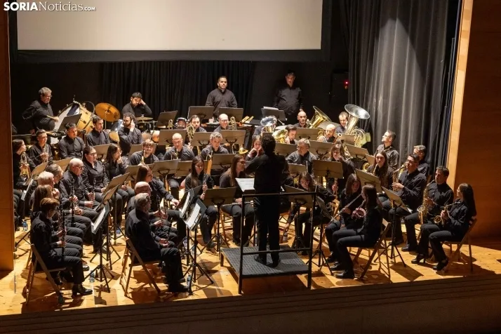 EN FOTOS | La Banda de M&uacute;sica de Almaz&aacute;n cautiva al p&uacute;blico con su concierto &lsquo;M&uac