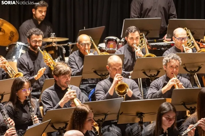 EN FOTOS | La Banda de M&uacute;sica de Almaz&aacute;n cautiva al p&uacute;blico con su concierto &lsquo;M&uac