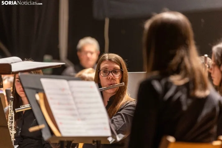 EN FOTOS | La Banda de M&uacute;sica de Almaz&aacute;n cautiva al p&uacute;blico con su concierto &lsquo;M&uac