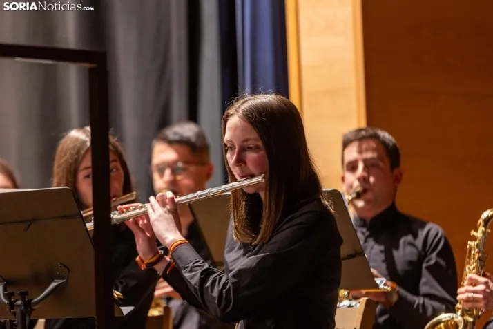 EN FOTOS | La Banda de M&uacute;sica de Almaz&aacute;n cautiva al p&uacute;blico con su concierto &lsquo;M&uac