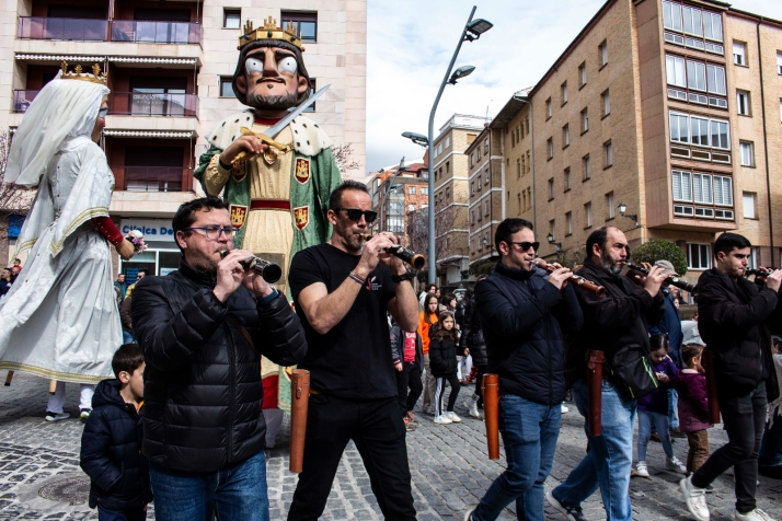 GALER&Iacute;A | Cabezudos, disfraces y chiquiller&iacute;a, obligados ingredientes para el carnaval de Soria 
