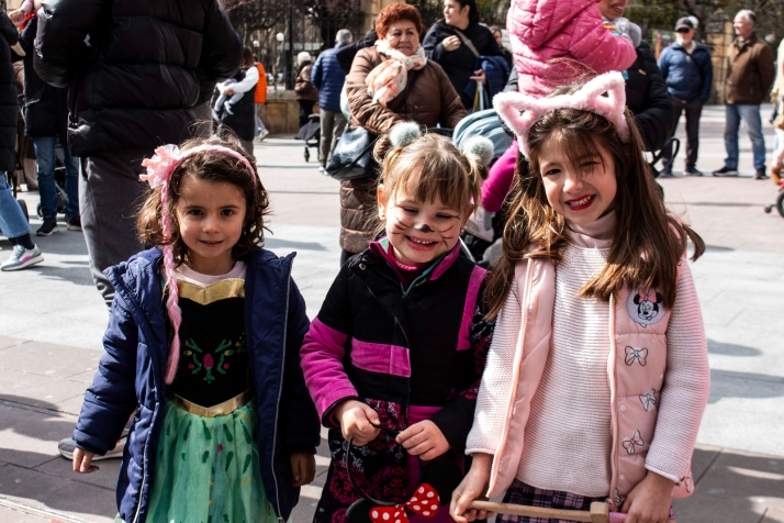 GALER&Iacute;A | Cabezudos, disfraces y chiquiller&iacute;a, obligados ingredientes para el carnaval de Soria 
