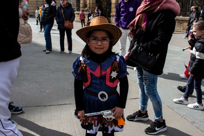 GALER&Iacute;A | Cabezudos, disfraces y chiquiller&iacute;a, obligados ingredientes para el carnaval de Soria 