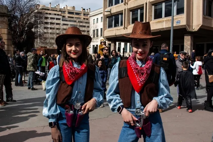 GALER&Iacute;A | Cabezudos, disfraces y chiquiller&iacute;a, obligados ingredientes para el carnaval de Soria 