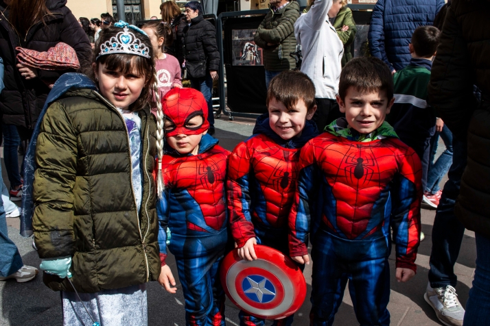 GALER&Iacute;A | Cabezudos, disfraces y chiquiller&iacute;a, obligados ingredientes para el carnaval de Soria 