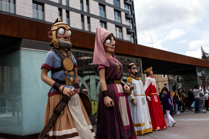 GALER&Iacute;A | Cabezudos, disfraces y chiquiller&iacute;a, obligados ingredientes para el carnaval de Soria 