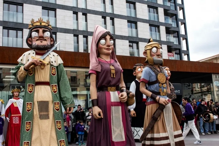 GALER&Iacute;A | Cabezudos, disfraces y chiquiller&iacute;a, obligados ingredientes para el carnaval de Soria 