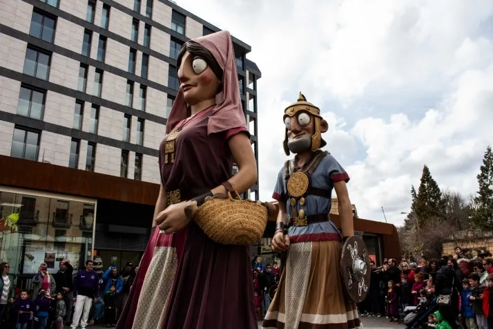 GALER&Iacute;A | Cabezudos, disfraces y chiquiller&iacute;a, obligados ingredientes para el carnaval de Soria 