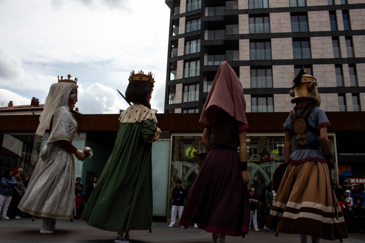 GALER&Iacute;A | Cabezudos, disfraces y chiquiller&iacute;a, obligados ingredientes para el carnaval de Soria 