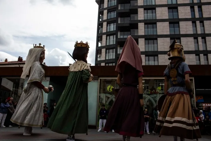 GALER&Iacute;A | Cabezudos, disfraces y chiquiller&iacute;a, obligados ingredientes para el carnaval de Soria 
