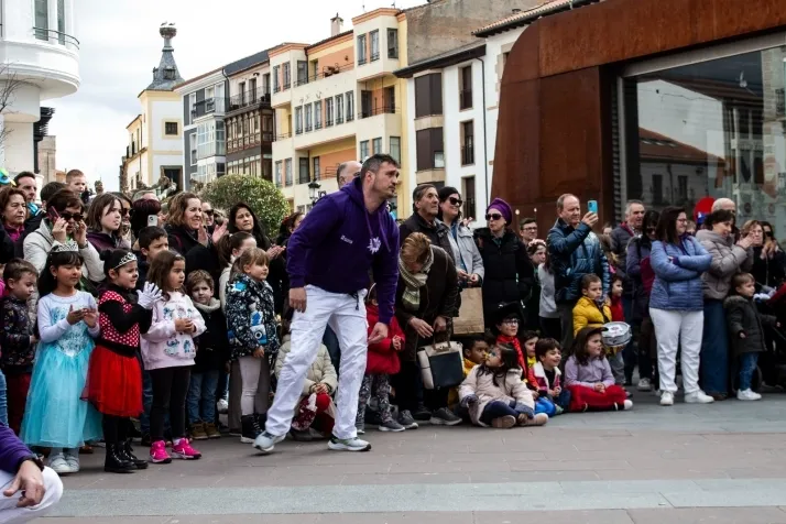 GALER&Iacute;A | Cabezudos, disfraces y chiquiller&iacute;a, obligados ingredientes para el carnaval de Soria 