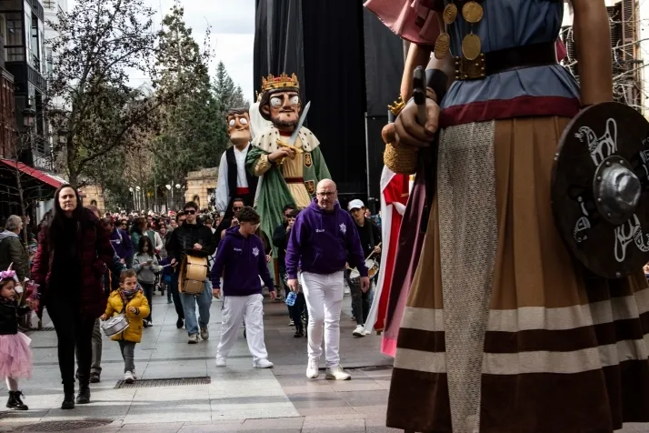 GALER&Iacute;A | Cabezudos, disfraces y chiquiller&iacute;a, obligados ingredientes para el carnaval de Soria 