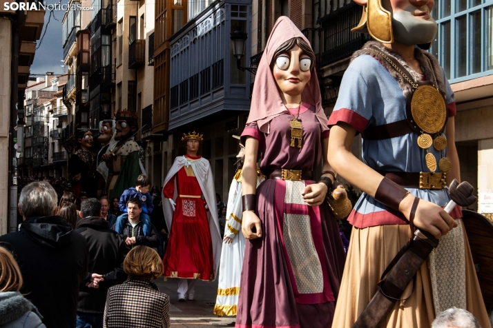 GALER&Iacute;A | Cabezudos, disfraces y chiquiller&iacute;a, obligados ingredientes para el carnaval de Soria 