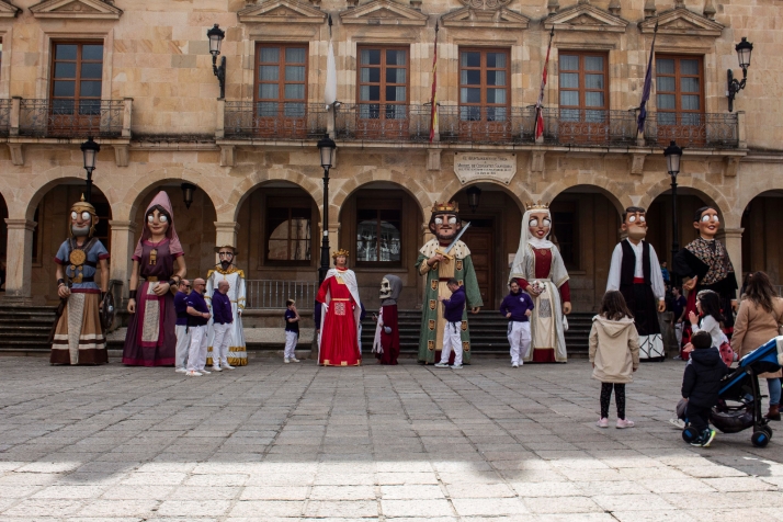 GALER&Iacute;A | Cabezudos, disfraces y chiquiller&iacute;a, obligados ingredientes para el carnaval de Soria 