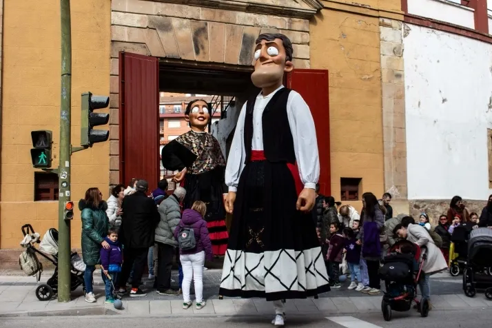 GALER&Iacute;A | Cabezudos, disfraces y chiquiller&iacute;a, obligados ingredientes para el carnaval de Soria 