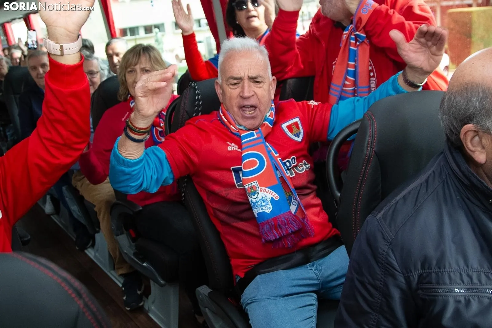 Foto 7 - Fotos| Los 45 valientes aficionados numantinos empiezan su traves&iacute;a hasta Pontevedra: 15 horas de viaje y &ldquo;mucha ilusi&oacute;n&rdquo;