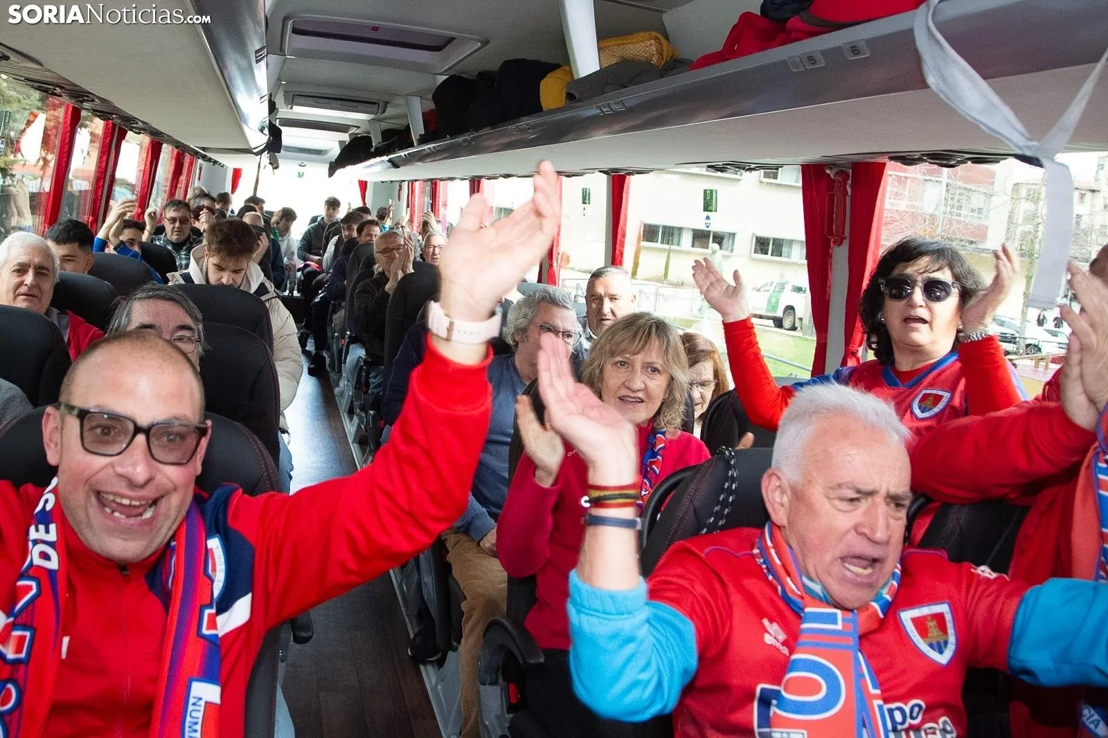 Foto 8 - Fotos| Los 45 valientes aficionados numantinos empiezan su traves&iacute;a hasta Pontevedra: 15 horas de viaje y &ldquo;mucha ilusi&oacute;n&rdquo;