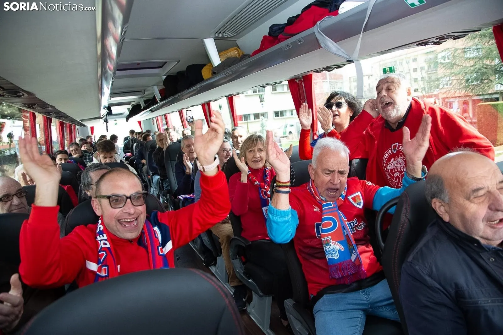Foto 9 - Fotos| Los 45 valientes aficionados numantinos empiezan su traves&iacute;a hasta Pontevedra: 15 horas de viaje y &ldquo;mucha ilusi&oacute;n&rdquo;