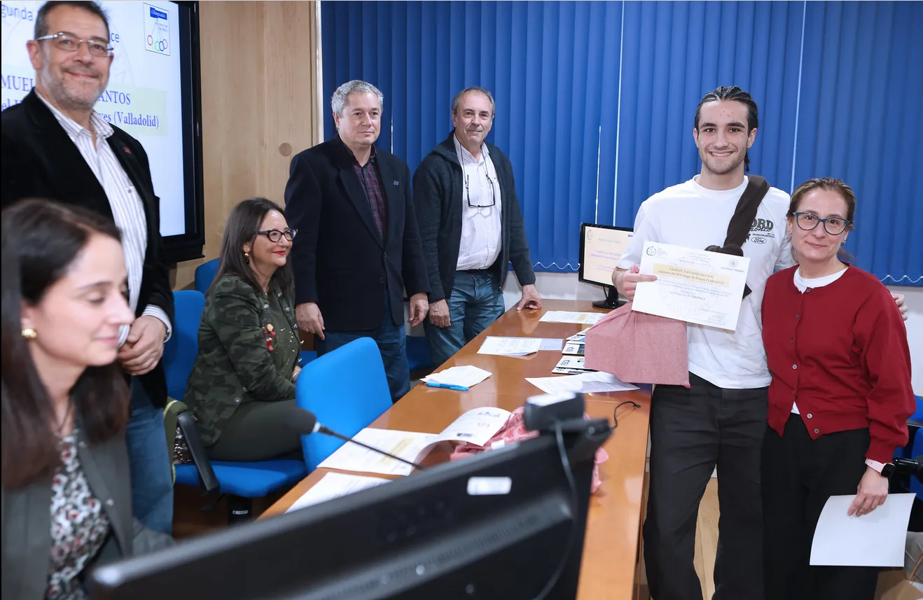 Una imagen de la entrega de premios y diplomas. /UVa