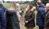 La consejera durante la visita finca Las Carboneras, en Salamanca. /Jta.