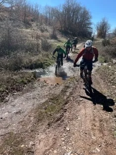 Foto 4 - M&aacute;s de un centenar de ciclistas disfrutan de las nuevas rutas BTT del Moncayo Soriano