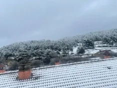 Foto 6 - V&iacute;deo: La nieve se deja ver por la provincia