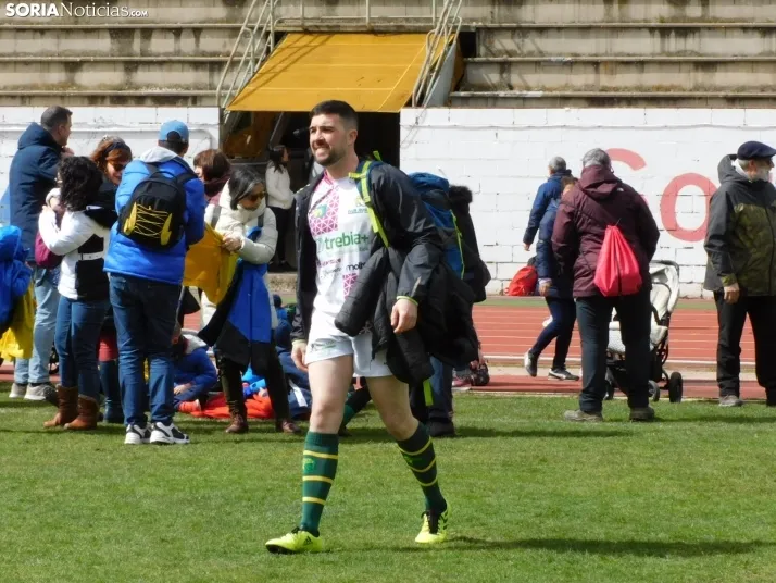 &iexcl;Placados por la diversi&oacute;n! 400 ni&ntilde;os hacen un "ensayo" de rugby en Soria, en fo