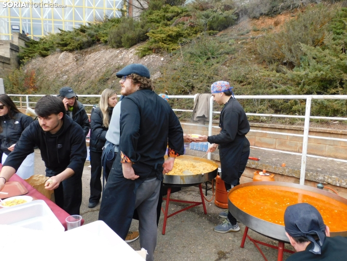 &iexcl;Placados por la diversi&oacute;n! 400 ni&ntilde;os hacen un &quot;ensayo&quot; de rugby en Soria, en fo